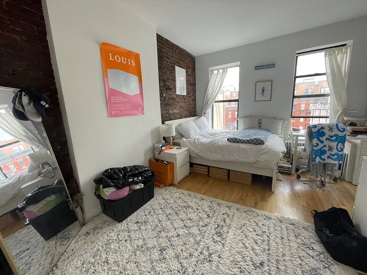 Building Photo - 65 Saint Marks Pl #19