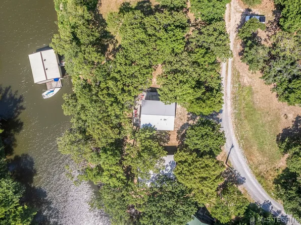 2 Cove Rd, Salina, OK 74365