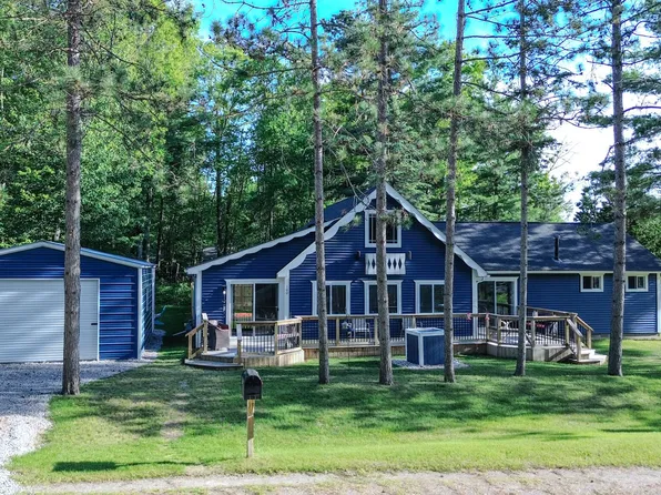 100 Redwine Dr, Houghton Lake, MI 48629