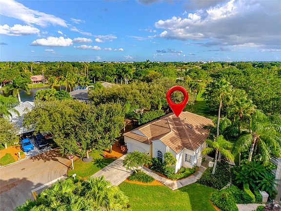 2nd image of 2195 Bay Ct