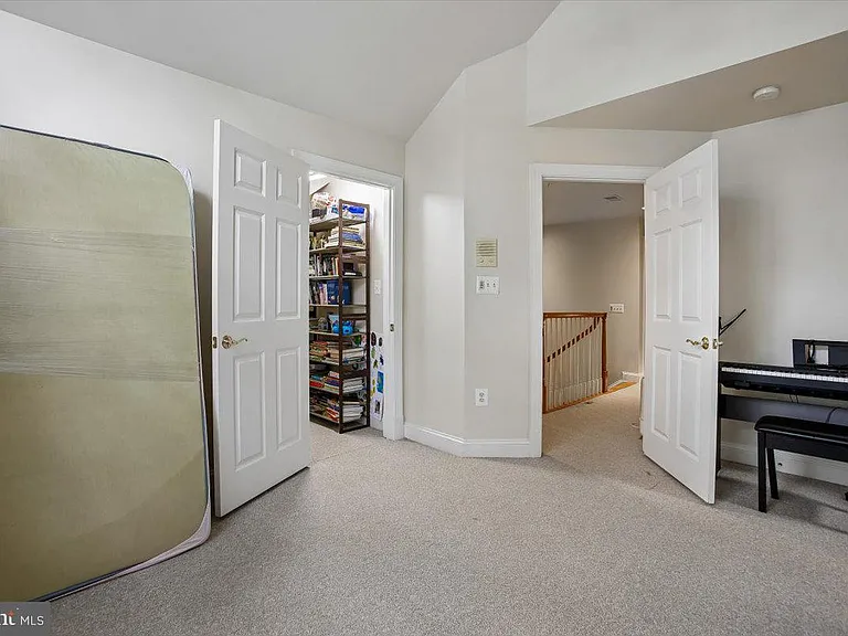 1309 McLean Crest Ct — Photo 42