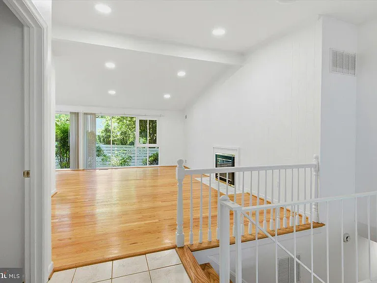6614 Melody Ln — Photo 4