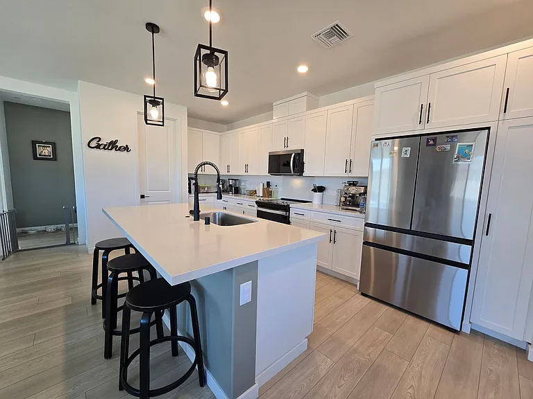 3336 Emerald Ln — Photo 5