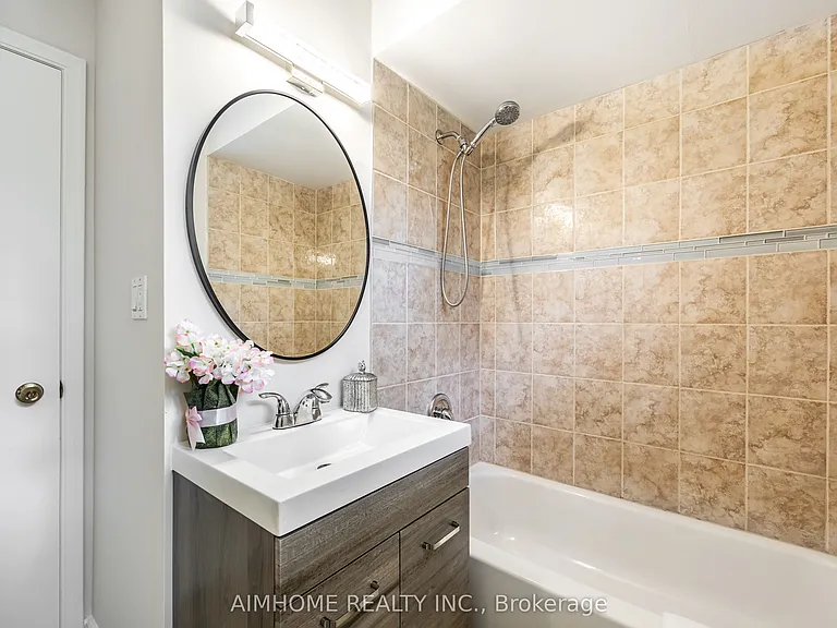 471 Cummer Ave — Photo 16