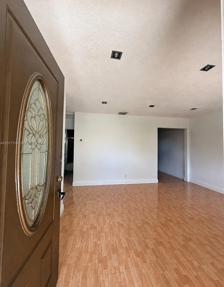 2 bed, 1.0 bath, $2,100 — Photo 2