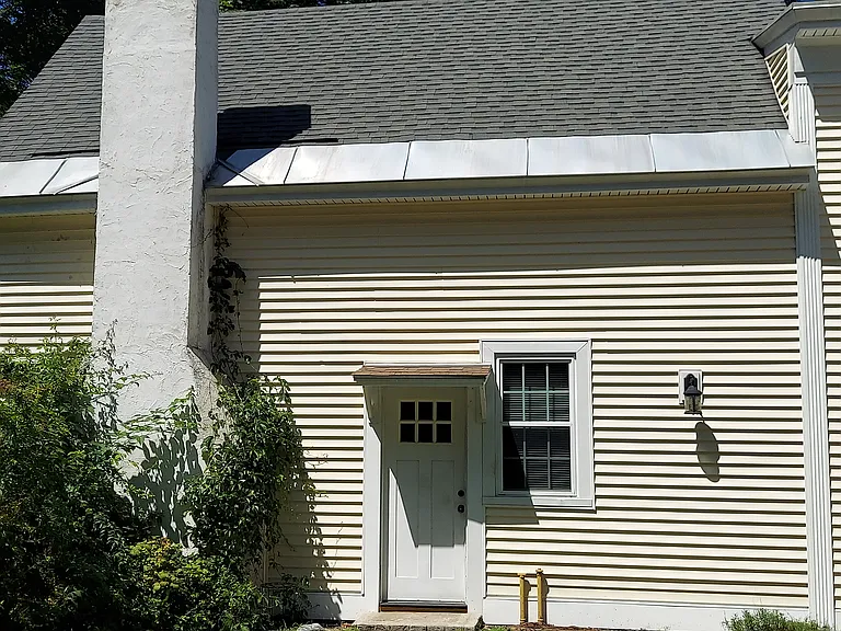 Pine St — Photo 2