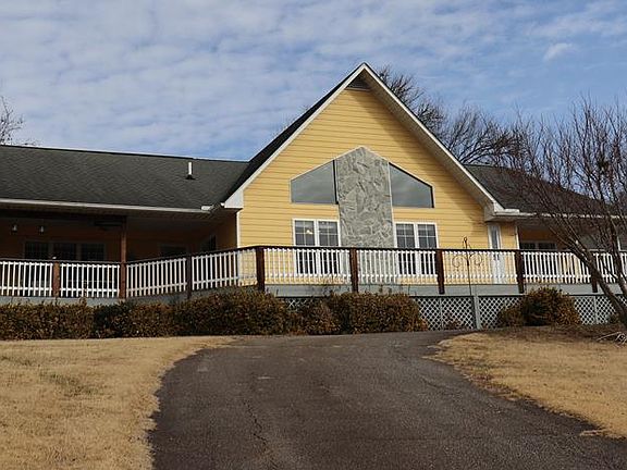 2nd image of 1020 Cat Creek Rd