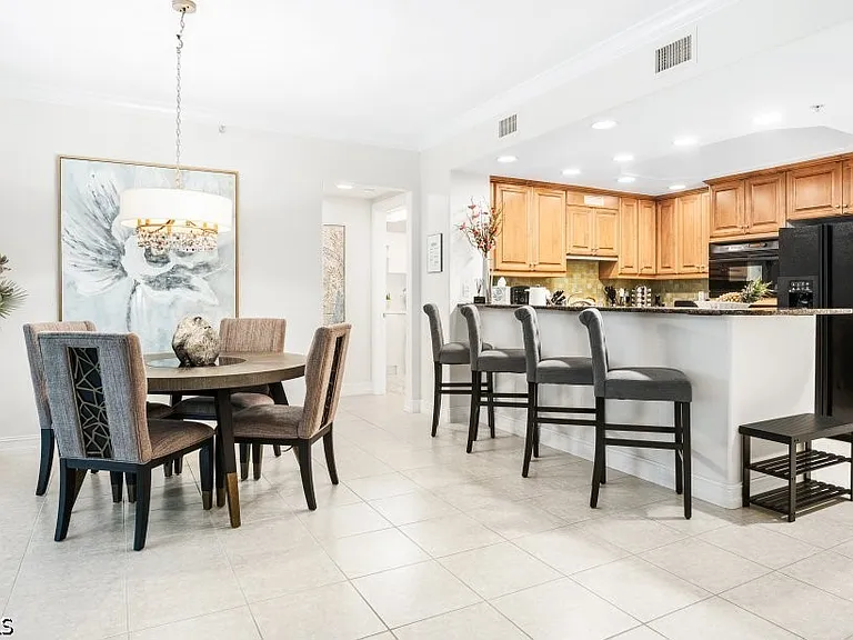 2728 Tiburon Blvd E #A-203 — Photo 3