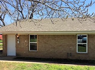 806 Sunshine St, Hearne, TX 77859
