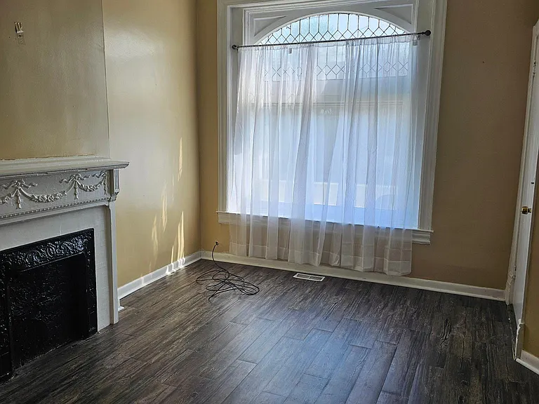 315 Winkler Ave #1 — Photo 2
