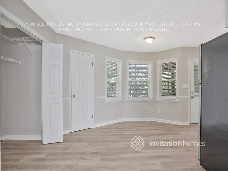 301 Willow Ln — Photo 13