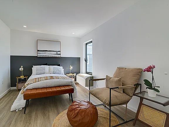 2nd image of 557 Market St #1
