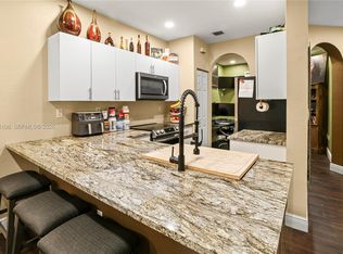 6037 SW 19th St, North Lauderdale, FL 33068