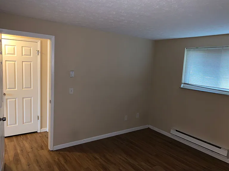 4428 Glendale Dr — Photo 8