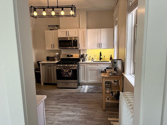 2nd image of 2942 Markbreit Ave APT 13