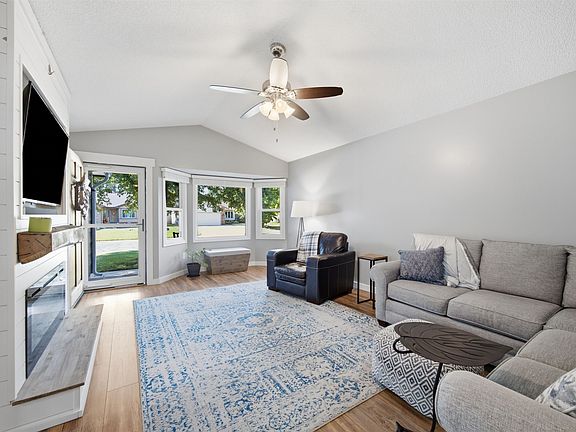 5th image of 2045 N Parkridge Ct