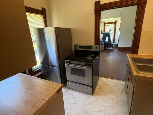 533 W Cherry St, Lancaster, WI
