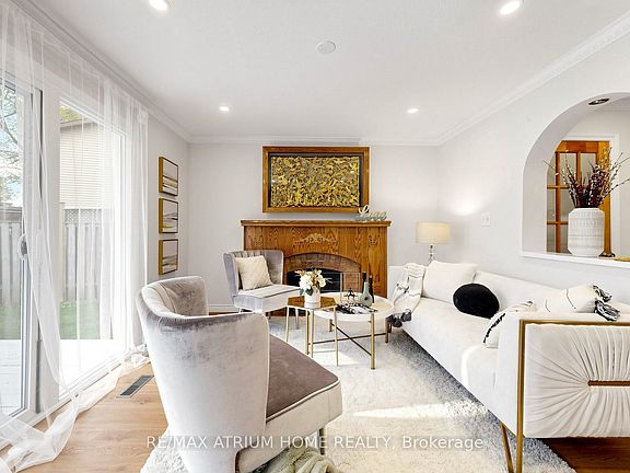 3rd image of 13 Applegate Cres E