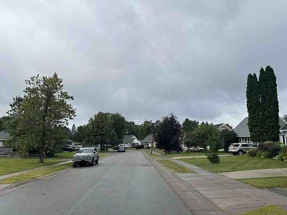 Exterior Neighborhood (street photo)