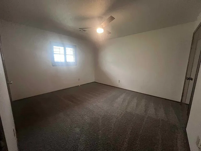 6304 NW 84th St — Photo 18