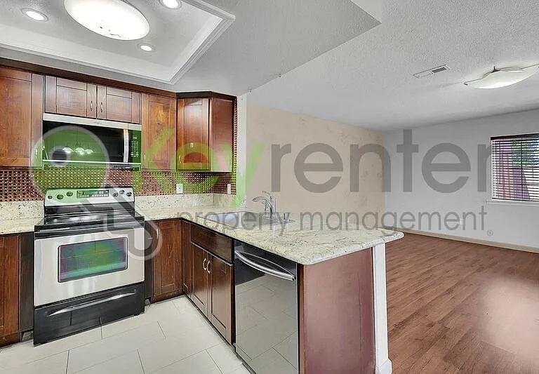 7137 Reyn Oaks Way — Photo 10