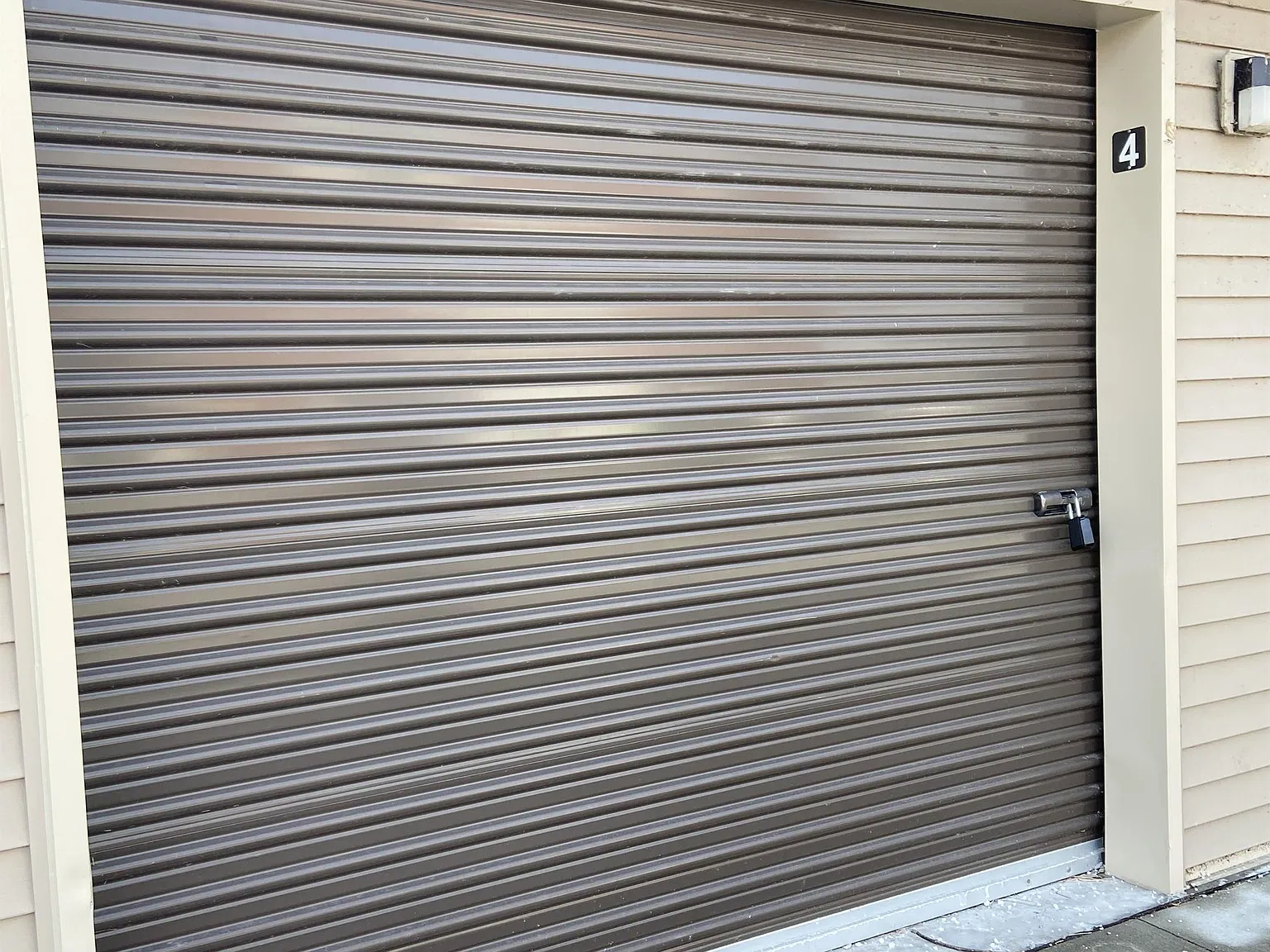 Garages-413 Saint John-Wyandotte — Photo 4
