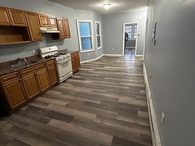 103 Lyon St #2 — Photo 9