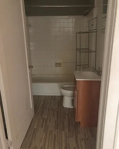 1004 W Main St #3 Photo 1