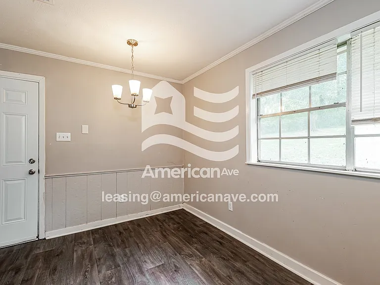 845683_005_dining_room_5.jpg