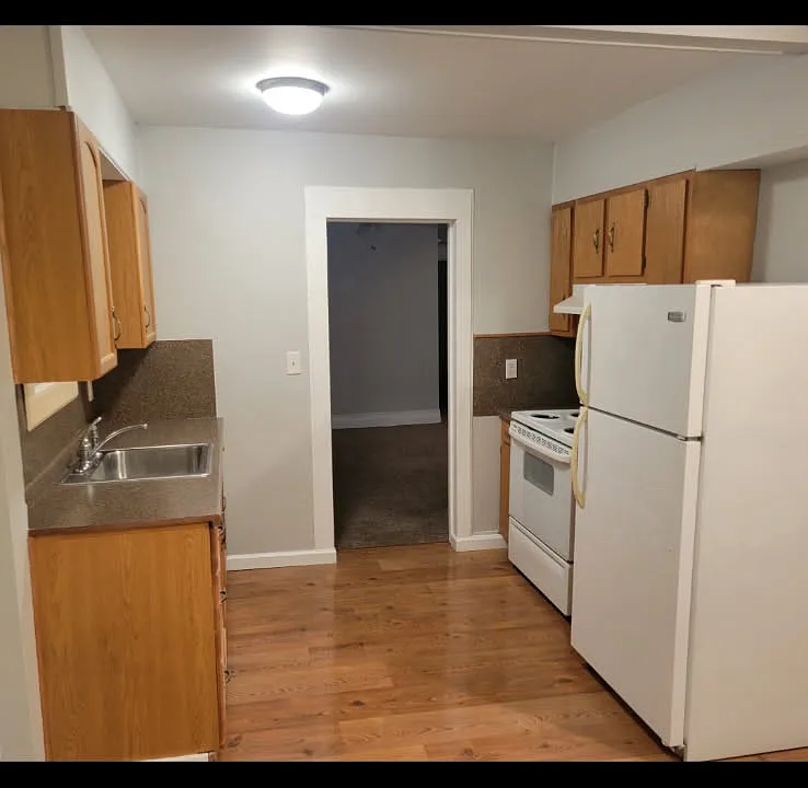 1071 Main St #2