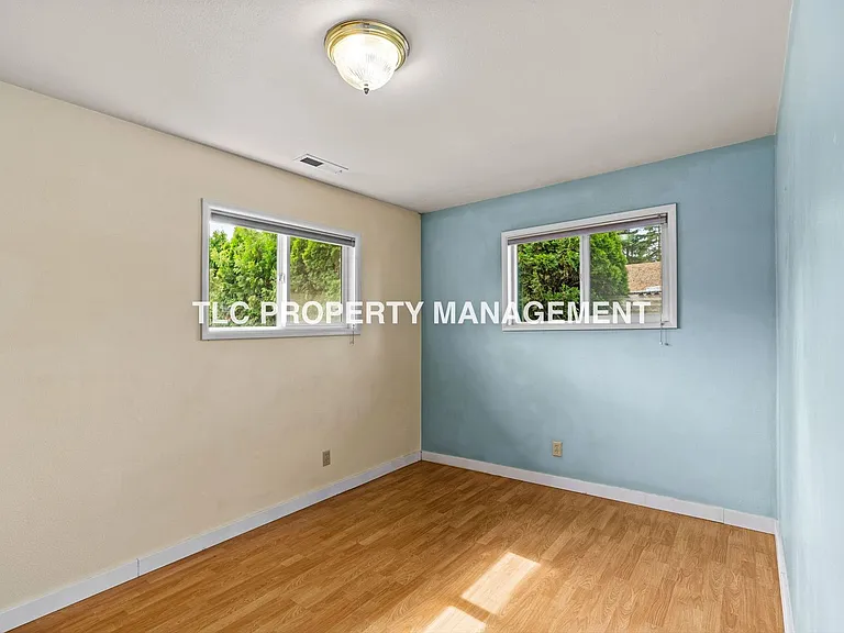 2199 Devos St — Photo 17
