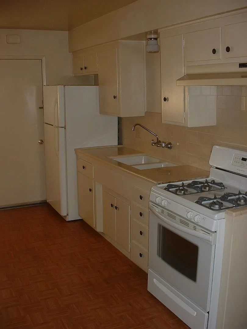 034-220-226 Stine Rd — Photo 2
