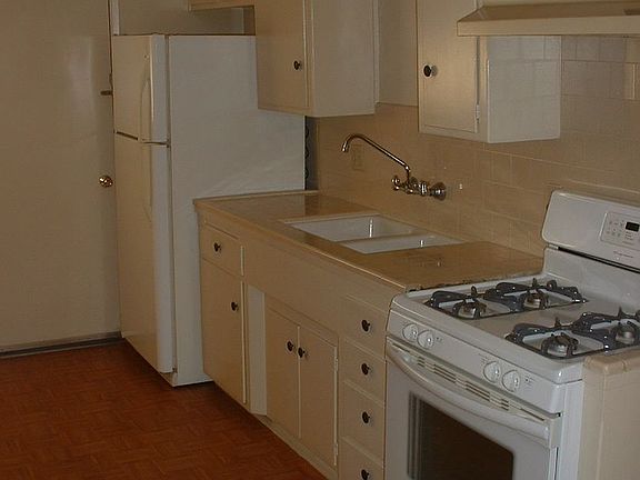 2nd image of 226 N Stine Rd #612d8cfea