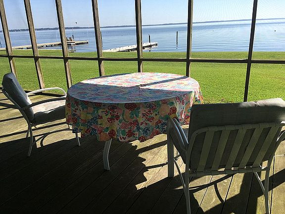 4 sided screened in porch 