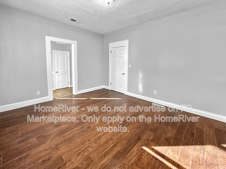 1621 E Kelly St — Photo 8