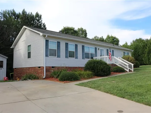 245 Plantation Dr, Lexington, NC 27292