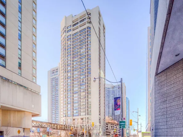 33 Harbour Sq, Toronto, ON