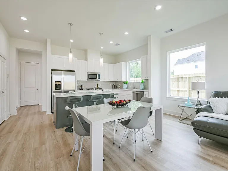 5630 Balbo St — Photo 22