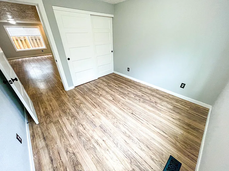 8244 SE Washington St — Photo 9