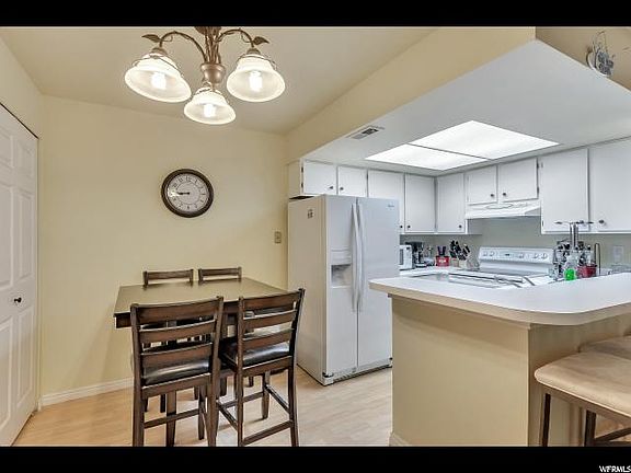 4th image of 987 E Creek Hill Ln #21