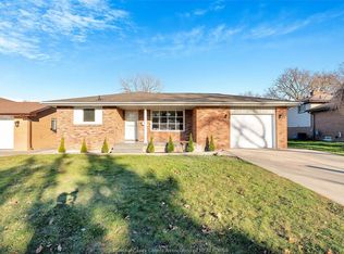 3158 Briarbank Dr, Windsor, ON N8R1T3