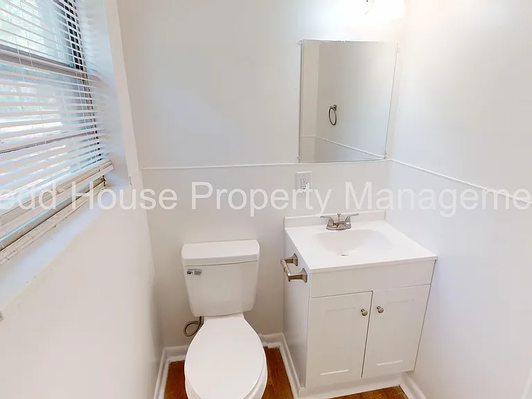 502 Fitzsimmons St — Photo 15