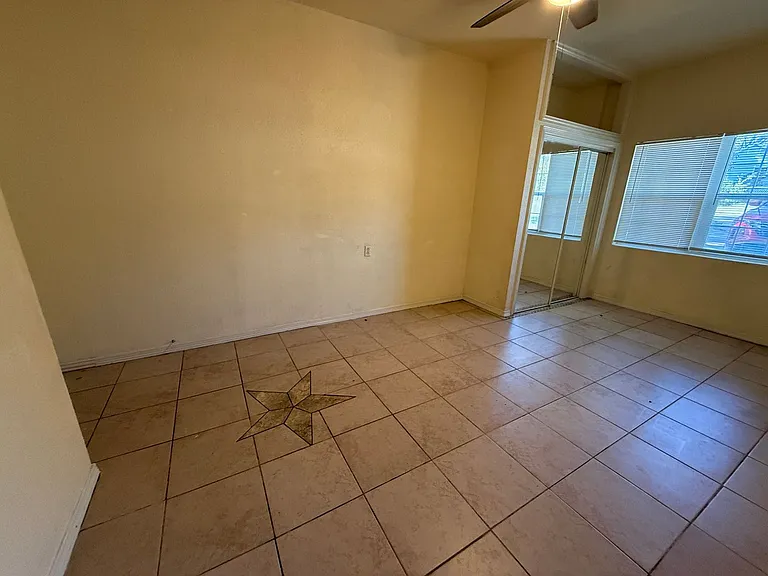 708 Houston St — Photo 4