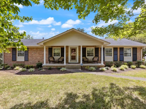 302 Hillview Dr, Dickson, TN 37055