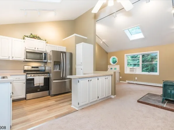 6 Neosha Rd, Vernon Twp., NJ 07422