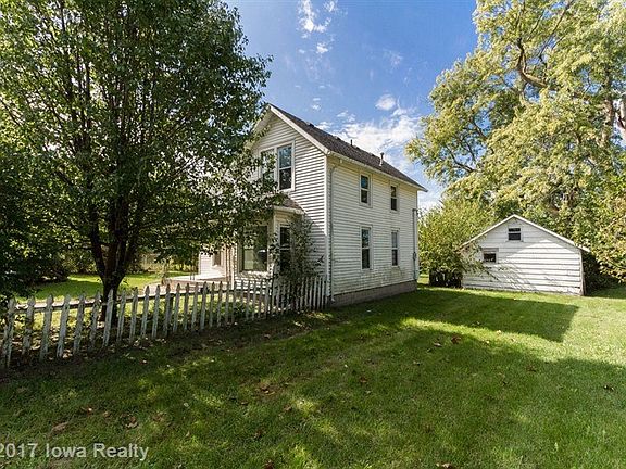 3rd image of 702 Cherry Ave