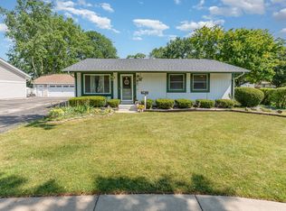 2308 Maple Ln, Rolling Meadows, IL 60008