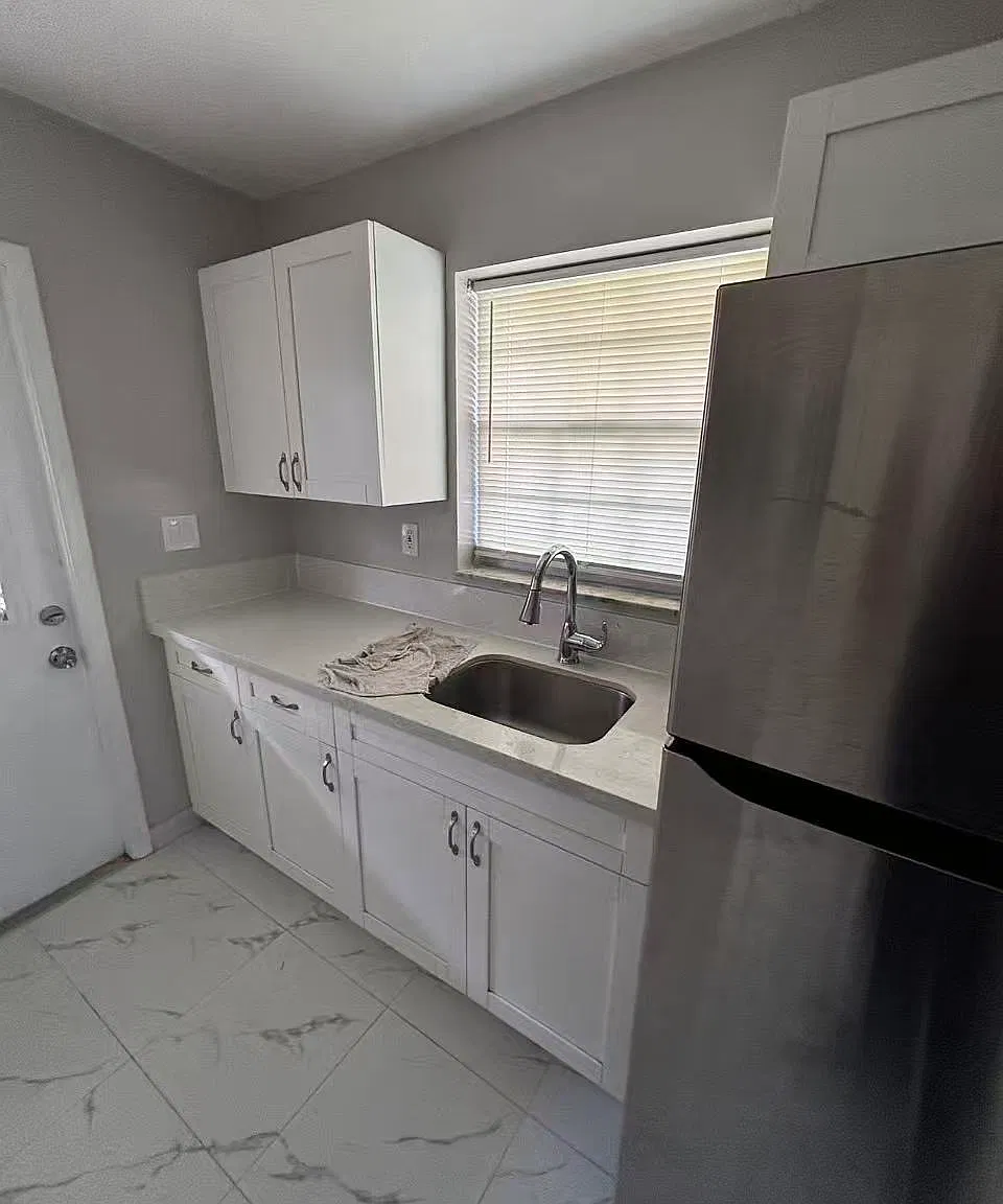 2 bed, 1000 sqft, $2,100 — Photo 2