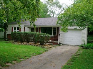 8625 Sleepy Hollow Rd, Kansas City, MO 64114