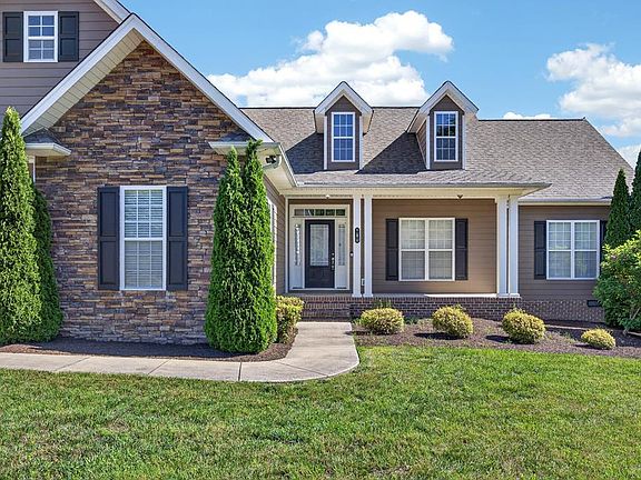 2nd image of 816 Windingbrook Ct